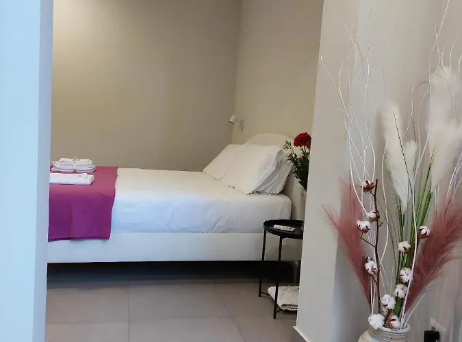 Pied-à-terre81
