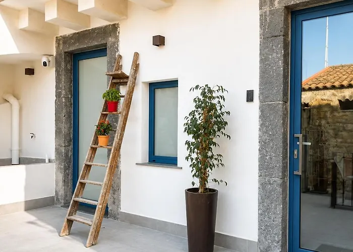 Via Porcellana Acireale